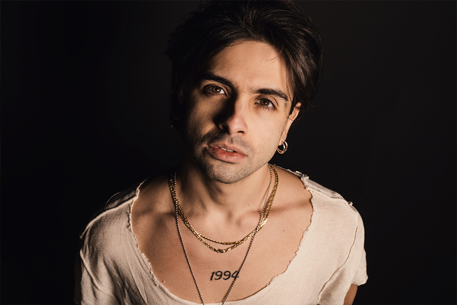 El artista italiano Patrizio Santo nos presenta “1994” su nuevo álbum.
